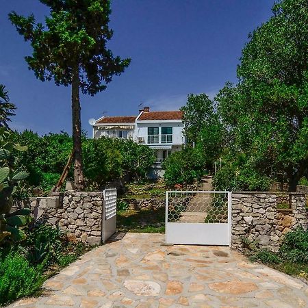 Holiday Home Ловиште Экстерьер фото