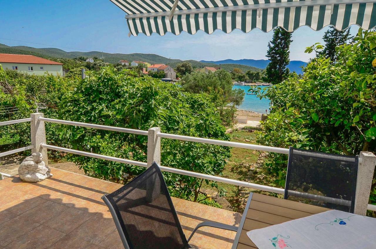 Holiday Home Ловиште Экстерьер фото