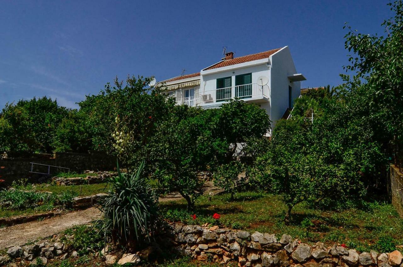 Holiday Home Ловиште Экстерьер фото