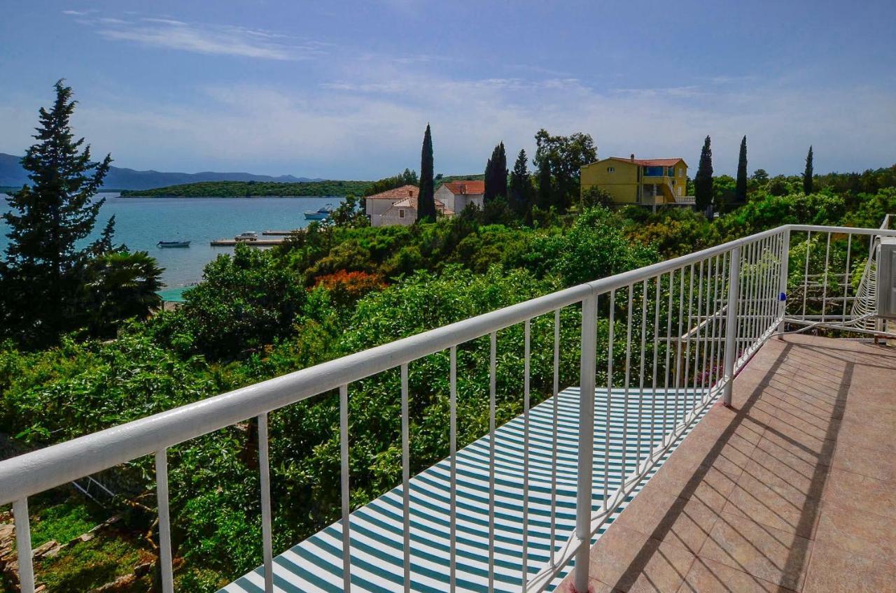 Holiday Home Ловиште Экстерьер фото