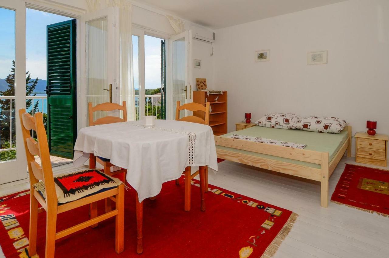 Holiday Home Ловиште Экстерьер фото