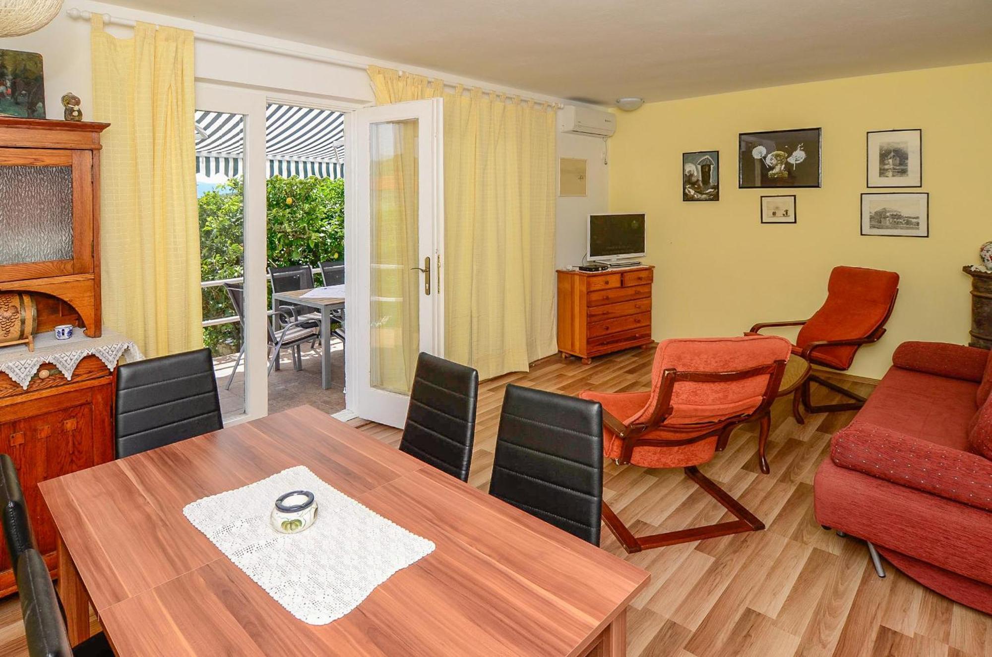Holiday Home Ловиште Экстерьер фото