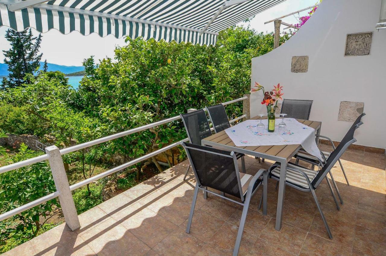 Holiday Home Ловиште Экстерьер фото