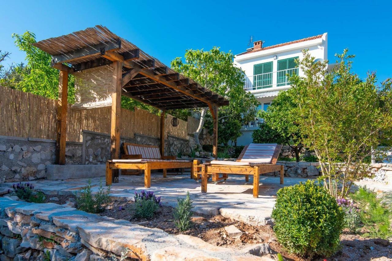 Holiday Home Ловиште Экстерьер фото