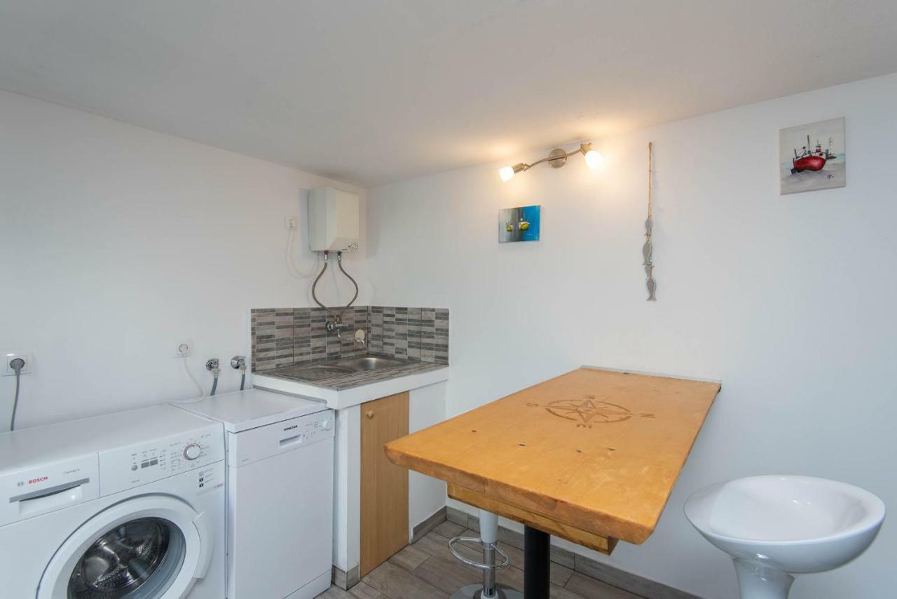 Holiday Home Ловиште Экстерьер фото