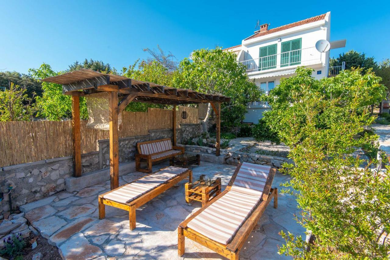 Holiday Home Ловиште Экстерьер фото