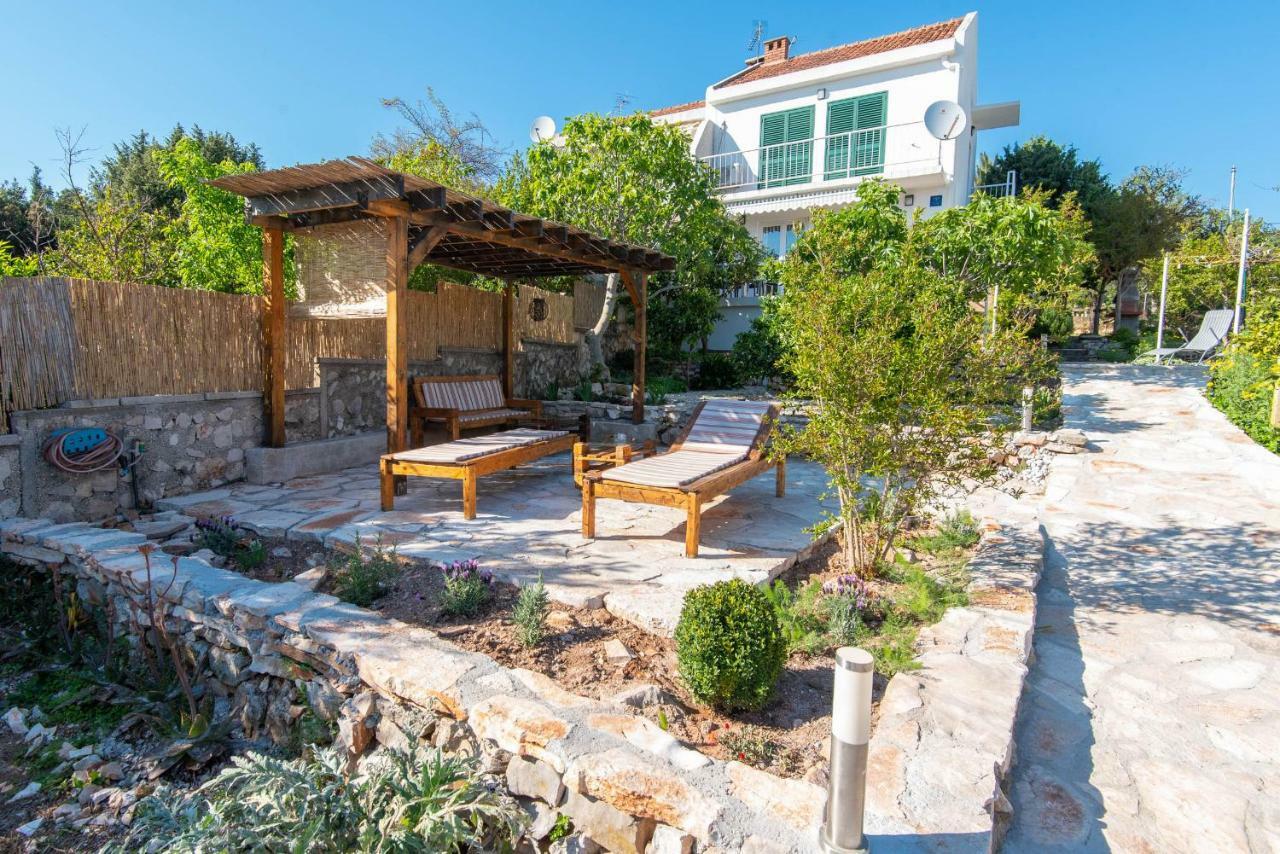 Holiday Home Ловиште Экстерьер фото
