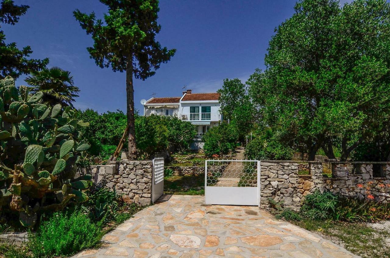 Holiday Home Ловиште Экстерьер фото